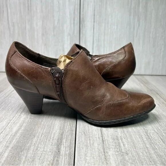 Born Heeled Ankle Boots Booties Side Zip Brown Leather Wingtip Women’s Size 6.5 - Picture 3 of 10